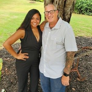 Meet your Posher, Holley